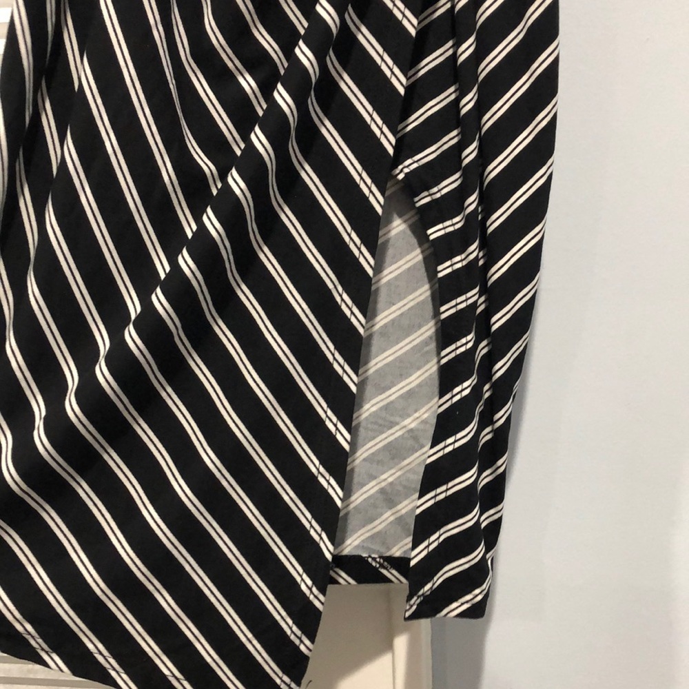 BODYCON DRESS 🖤☁️ - Picture 2 of 4